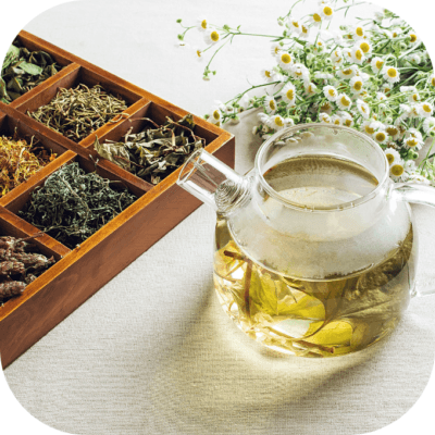 Đường phèn còn được dùng với trà thảo mộc