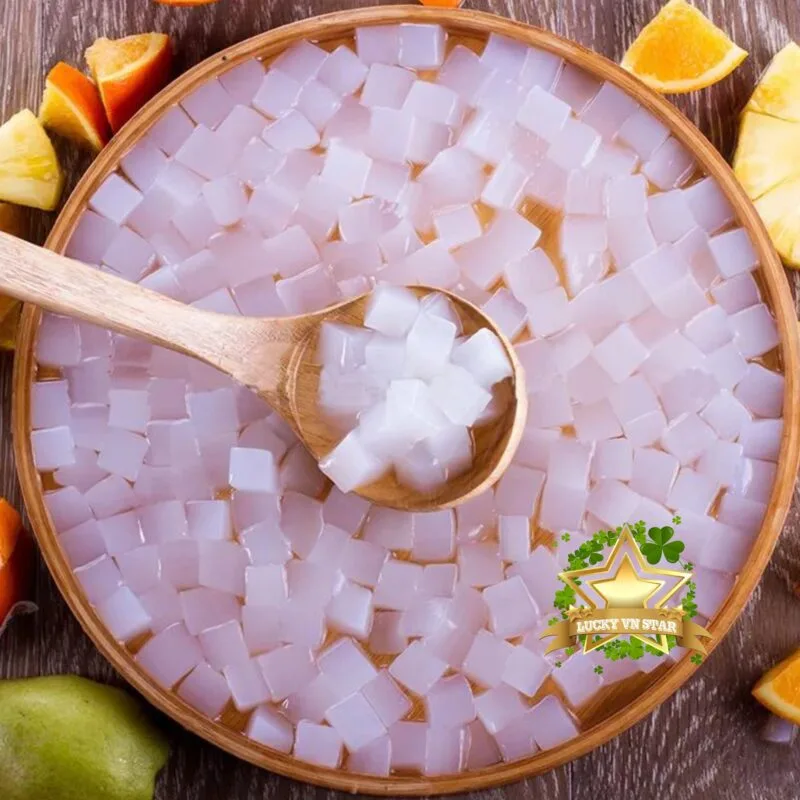 Thạch dừa được làm từ Nước dừa, đường, vi khuẩn lên men và nước tinh khiết