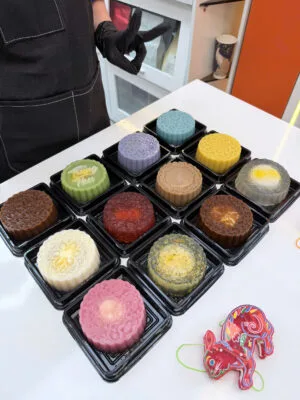 Khám phá cách làm Bánh Trung Thu mới lạ từ 3 loại bột Lucky VN Star: Pudding Brulee, Thạch Thủy Tinh và Pudding Phô Mai Trứng Muối.